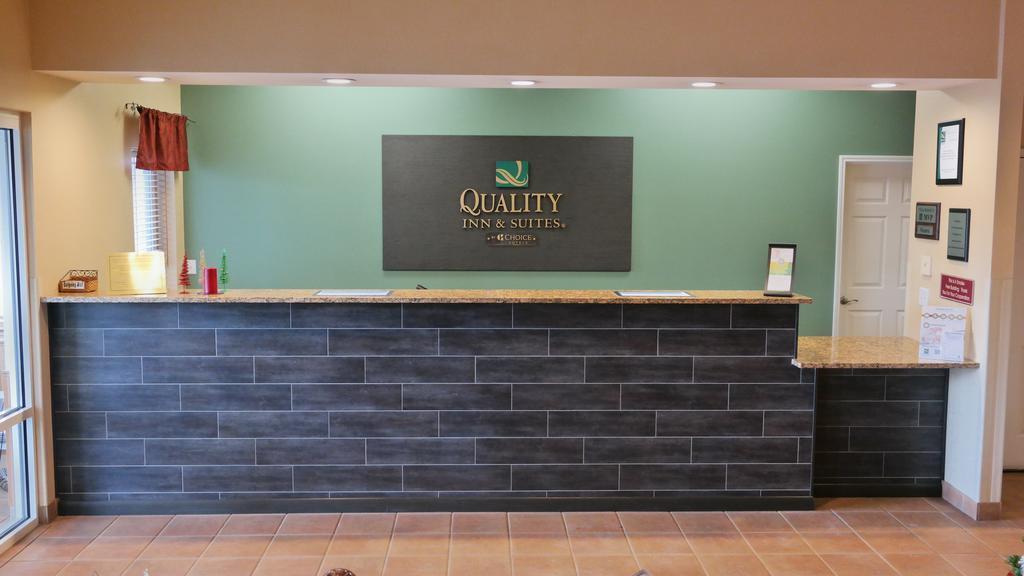 Quality Inn & Suites Loveland Exteriör bild