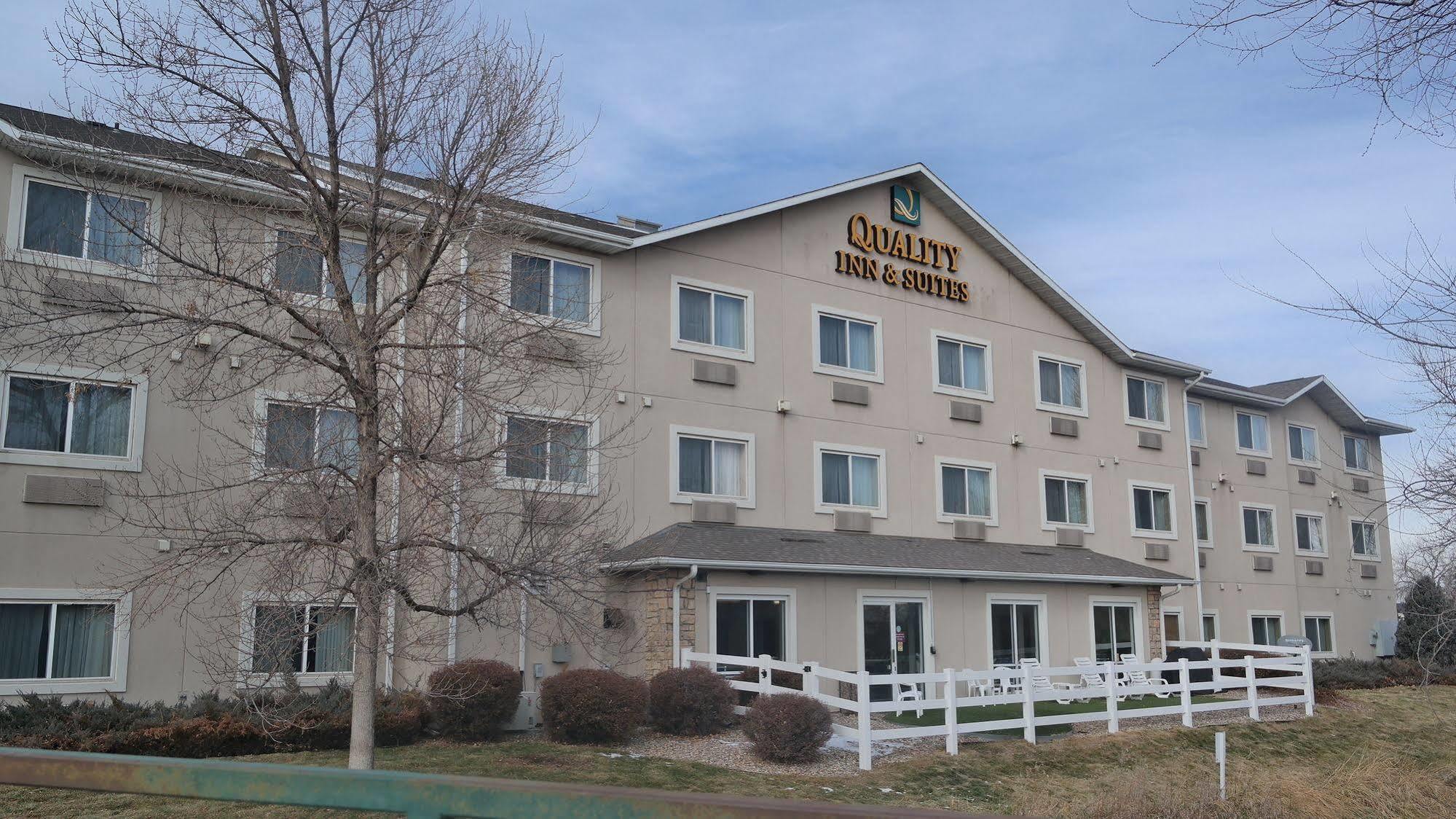 Quality Inn & Suites Loveland Exteriör bild