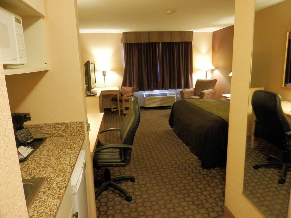 Quality Inn & Suites Loveland Exteriör bild