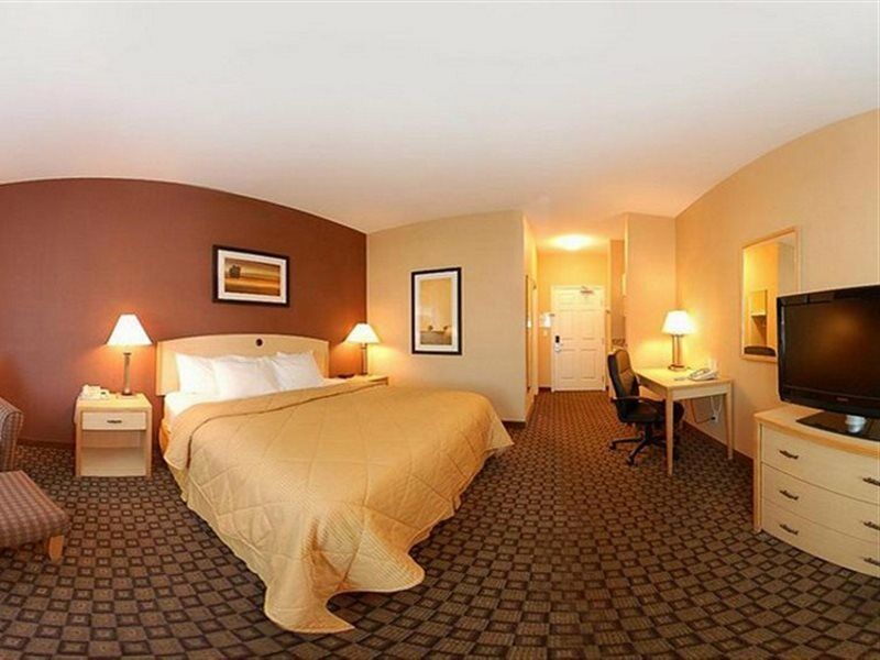 Quality Inn & Suites Loveland Exteriör bild