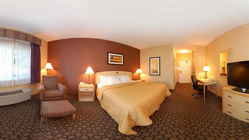 Quality Inn & Suites Loveland Exteriör bild